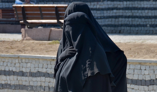 Switzerland Set To Approve ‘Burqa Ban’ On Sunday