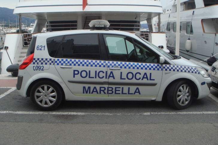 Police Officer Hit By Car After School Parking Incident In Marbella