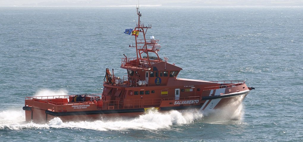 Four dead and 21 missing in boat wreck off Cadiz coast