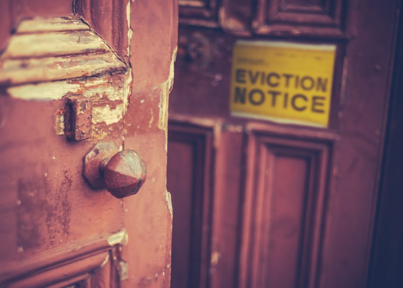 Government changes anti-eviction law and protects 'squatters' if they enter without violence