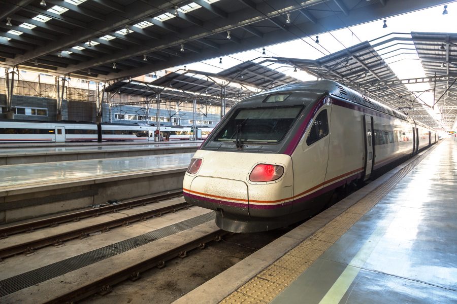 Renfe strike this Friday affects the Ave, medium distance, and Cercanias in Malaga