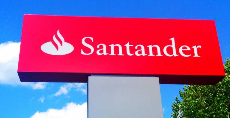 Santander Customers Complain After Being Unable To Access Online Banking
