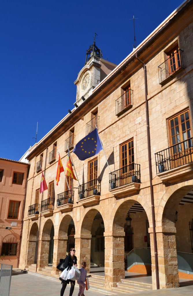 Municipal workers reject Denia town hall pay offer