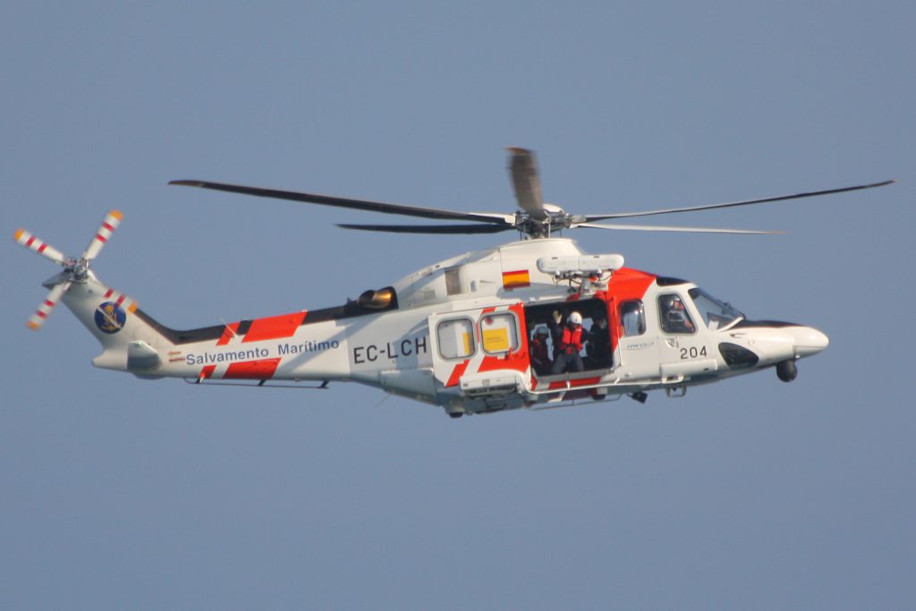 French sailor rejects helicopter rescue 