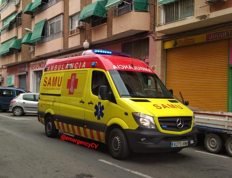 Teenage cyclist injured after colliding with a tram in Alicante