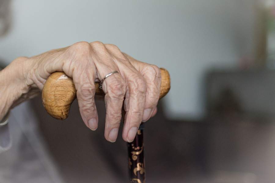 Outbreak in Elche Nursing Home Leaves Residents Without A Doctor