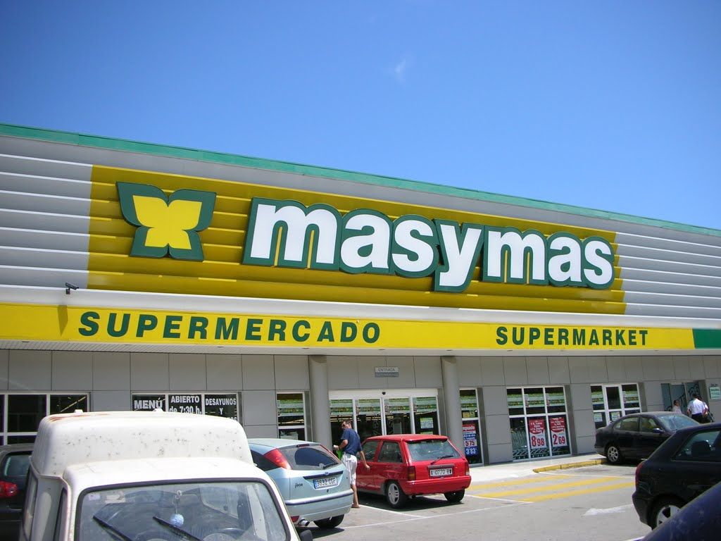 Supermarket tussle in Moraira