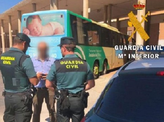 Guardia stop Roquetas burglar