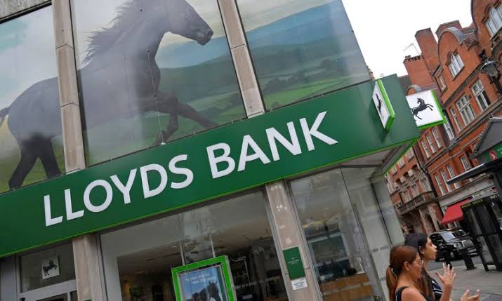 Customers unable to access their online banking accounts, Lloyds
