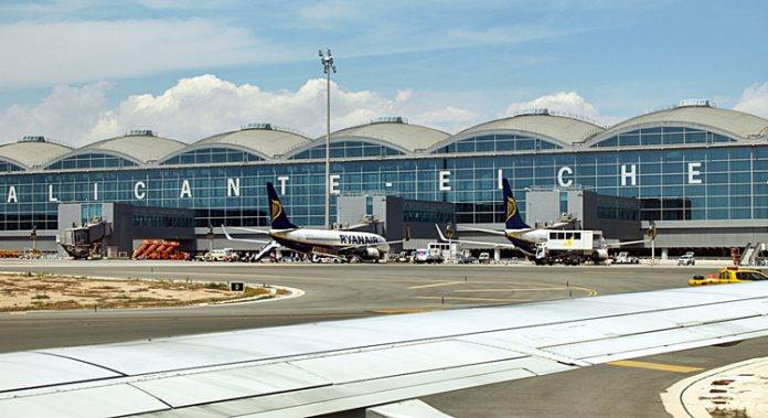 The Alicante-Elche Airport could be set for a name change