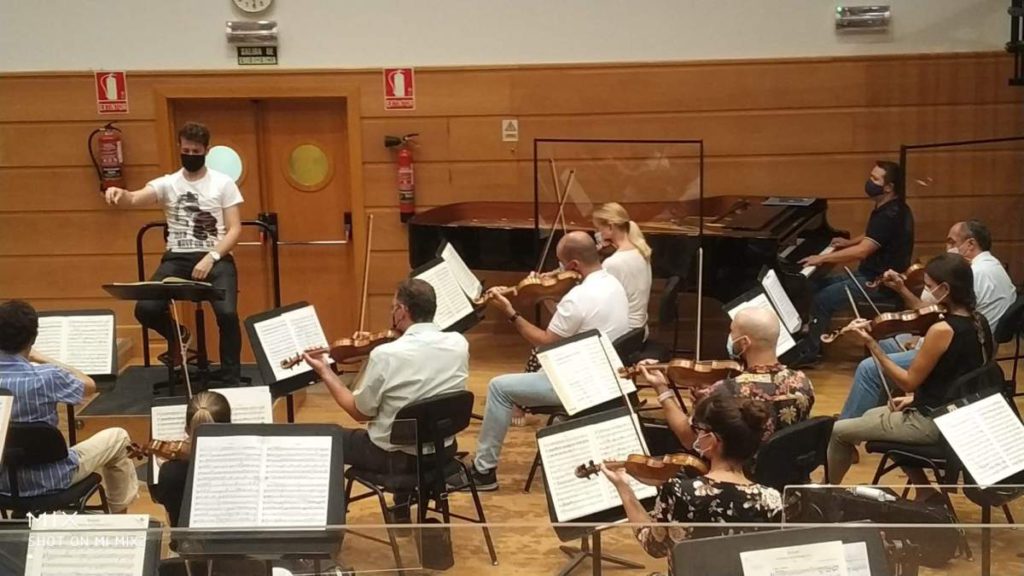 The Malaga Symphony Orchestra in rehearsal