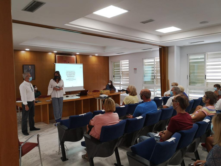 British residents in Orihuela show interest in obtaining Spanish residency