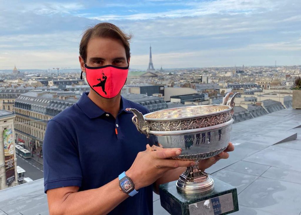 Rafa shows off his latest trophy
