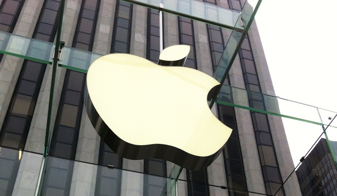 Apple to give each worker €900 to help them work from home
