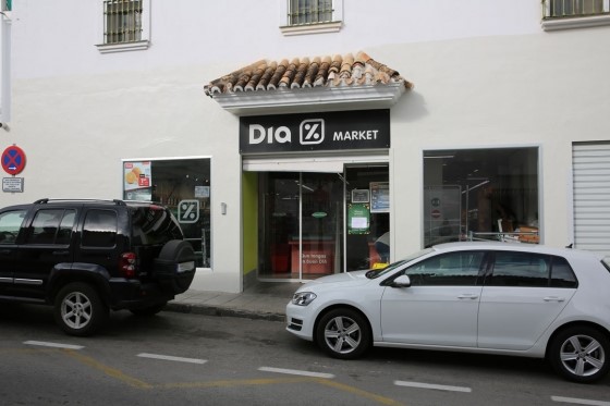 Mijas Supermarket Robbed At Gunpoint
