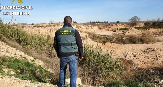 Guardia Civil complain they have to share vests despite contagion risk