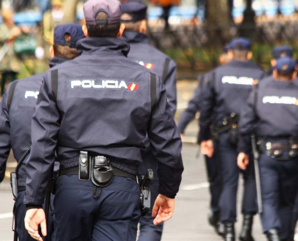 5,000 officers deployed to monitor Covid-rule compliance in Madrid