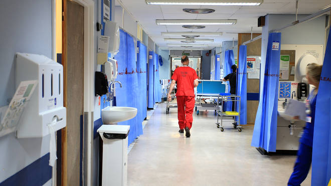 Elche Hospital Cancels Surgeries Until January 18
