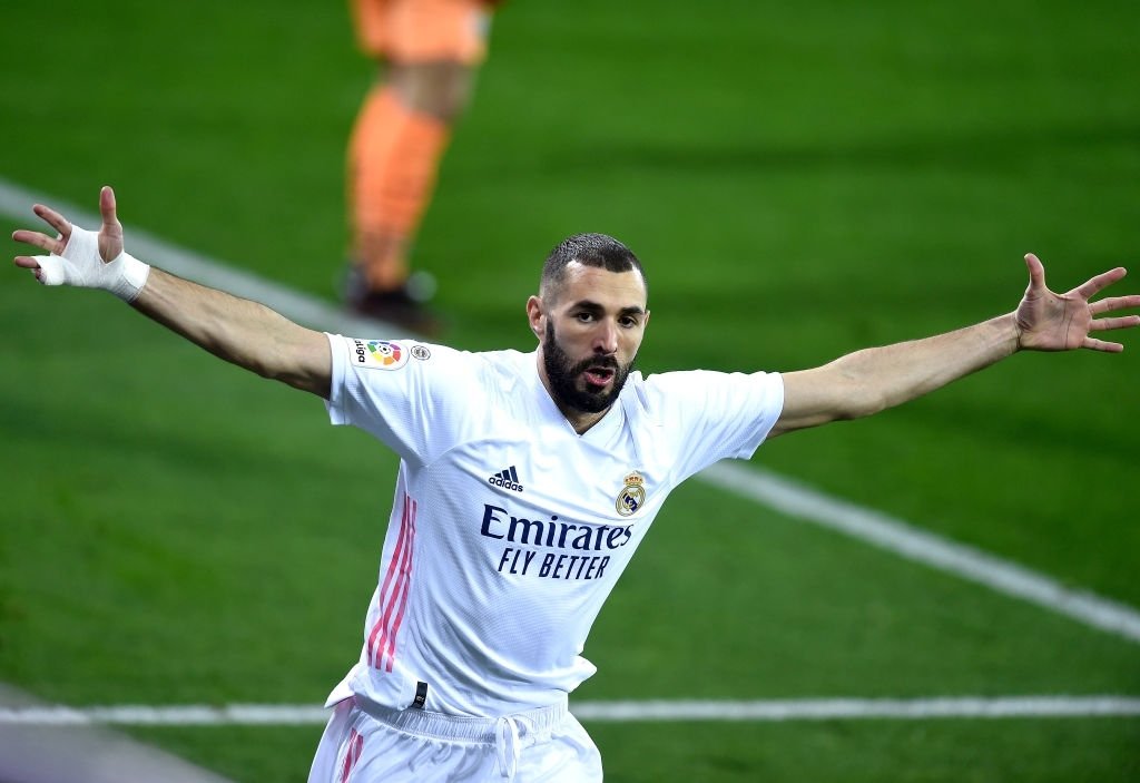Karim Benzema leads Real Madrid to victory over Eibar