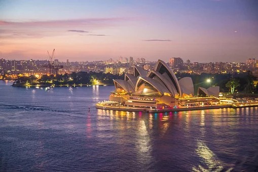 Australia reopens its doors to tourists for the first time in two years, HSBC, Scott Morrison