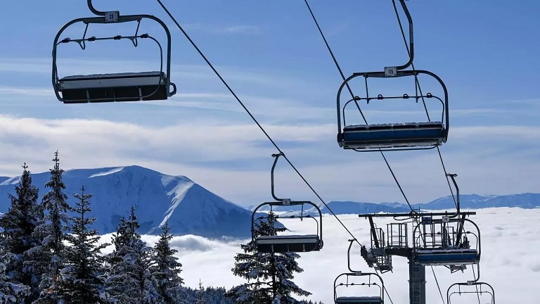 France Keeps Ski lifts Shut Due to Covid-19 In a Bitter Blow to Winter Sports Tourism