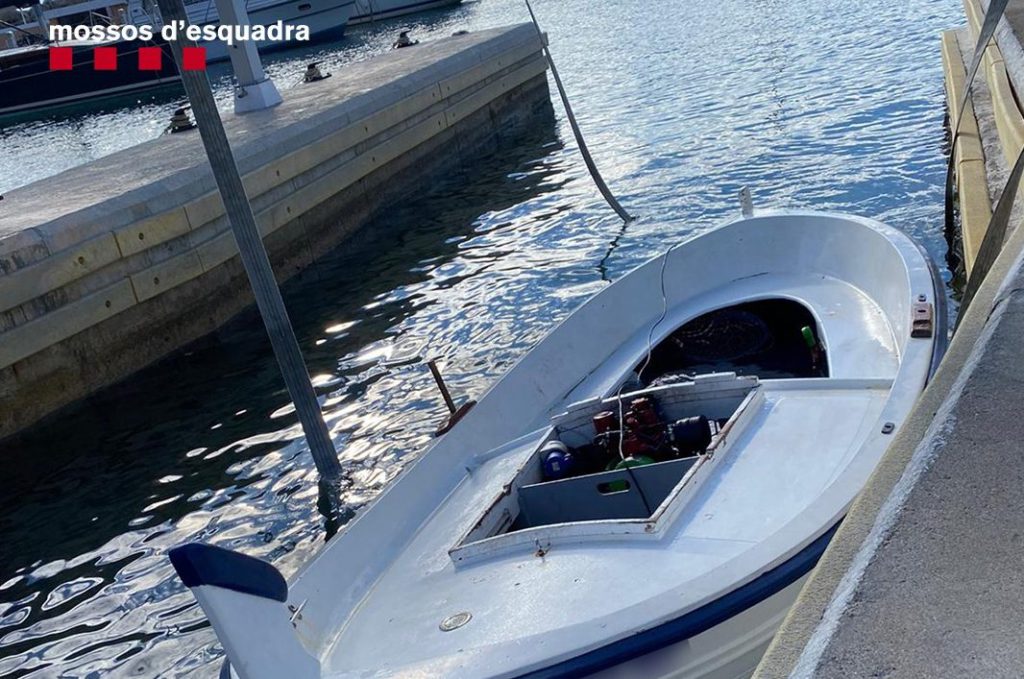 Mossos d'Esquadra Rescue Crew After Boat Capsizes
