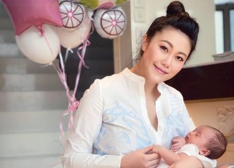 Tycoon Mum ‘Jumps’ to her Death Carrying Baby Daughter in Her Arms
