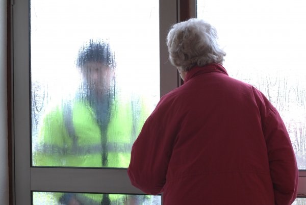 Fake ID Electricity Workers Force Entry And Rob Elderly Woman At Home on Spain's Costa del Sol