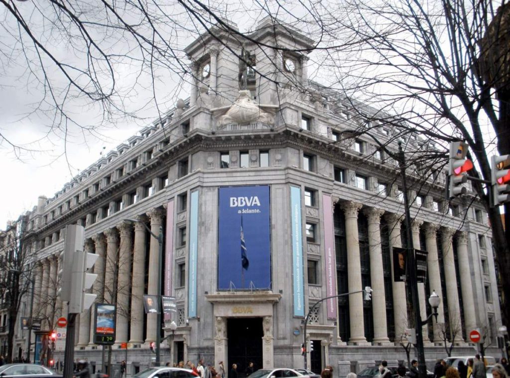 Barclays Advises BBVA to Lay Off Some 3,000 Workers in Spain