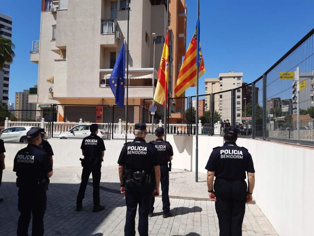 Police Officers and Firefighters of Benidorm Ask to be Vaccinated