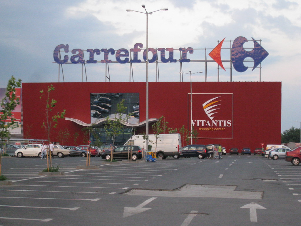Carrefour Stock Drops by 6% After Discussions Stop with Couche-Tard