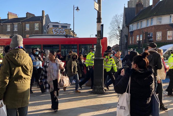 Army Of Police Confront Anti-Lockdown Protesters On Clapham Common