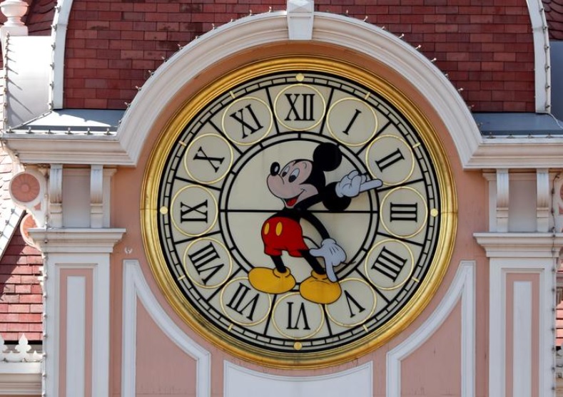 Disneyland Paris Delays Its Reopening