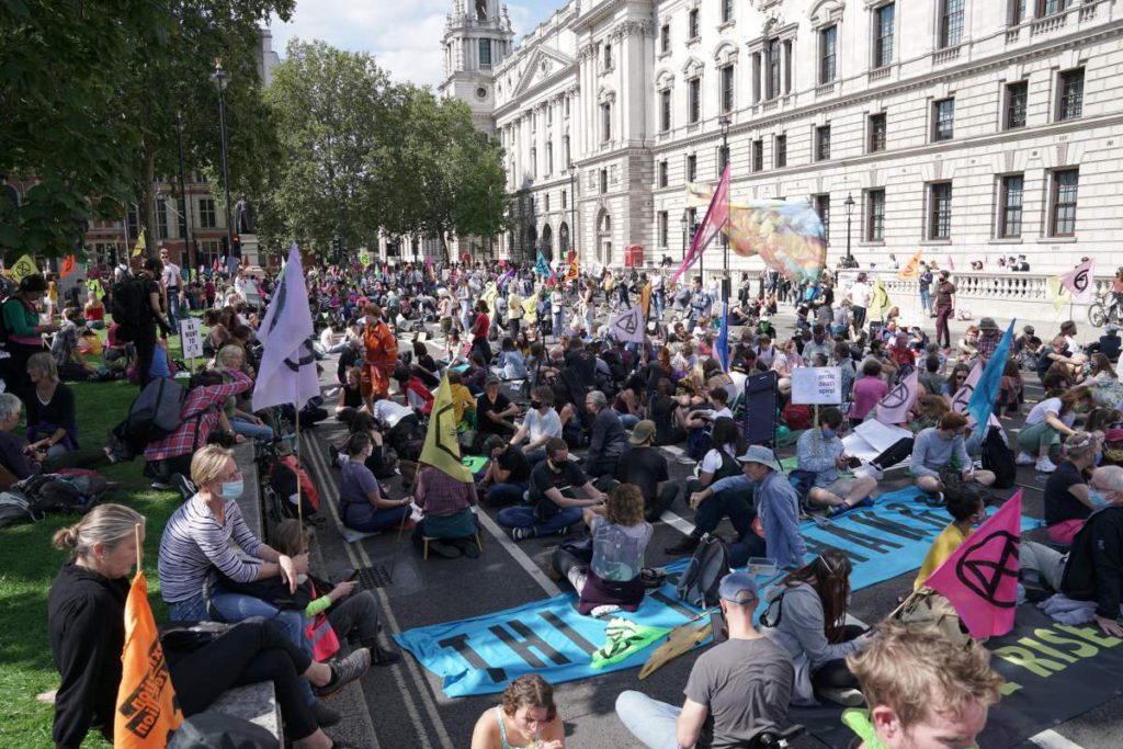 Over 1000 Extinction Rebellion Protesters Taken to Court