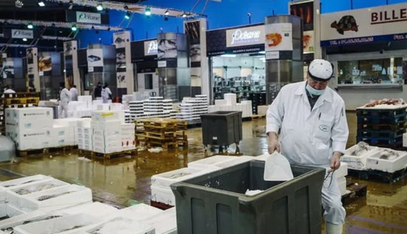 French Fish Importers Livid At Post-Brexit Delays In Goods Left To Rot