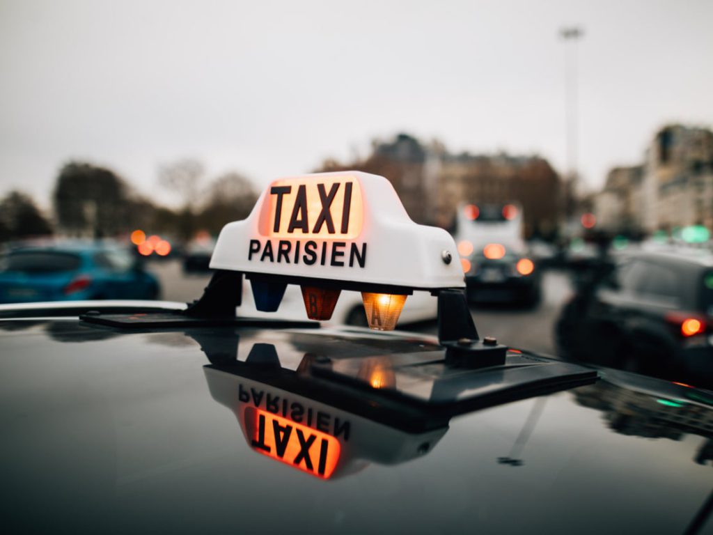 Paris Taxi Driver Probed for Charging Tourists €230 for 40 Minute Journey