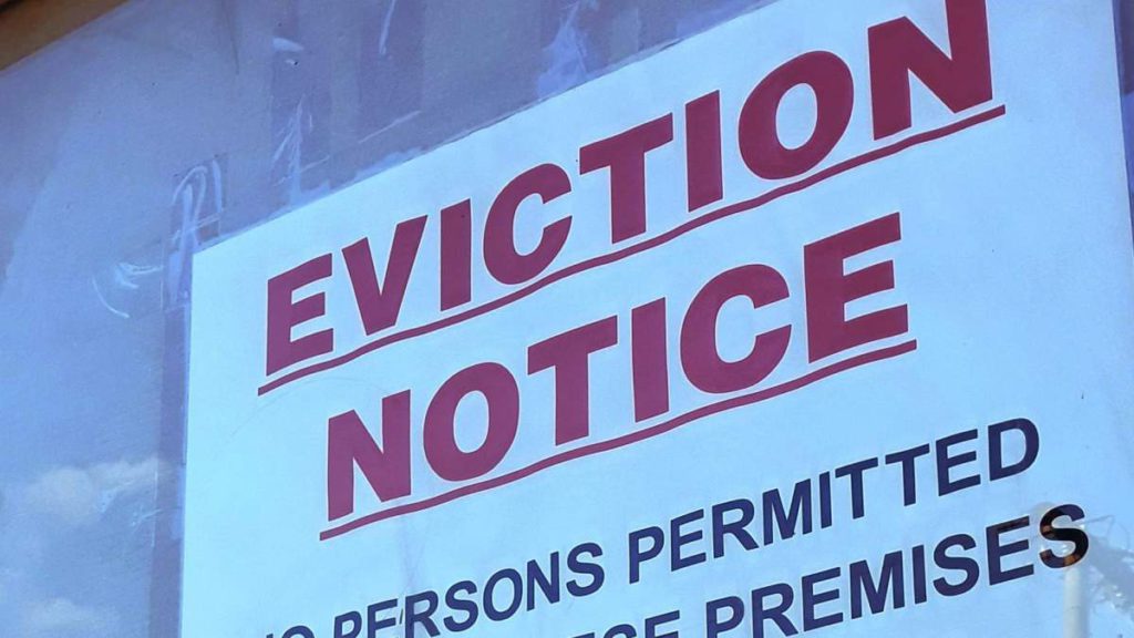 Government changes anti-eviction law to protect 'squatters' if they enter without violence