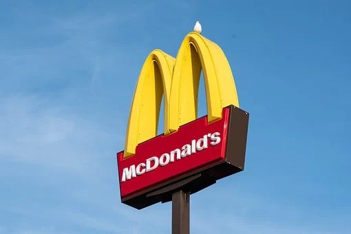 Paramedics Refused Entry To McDonald’s For Being ‘Too Dirty’