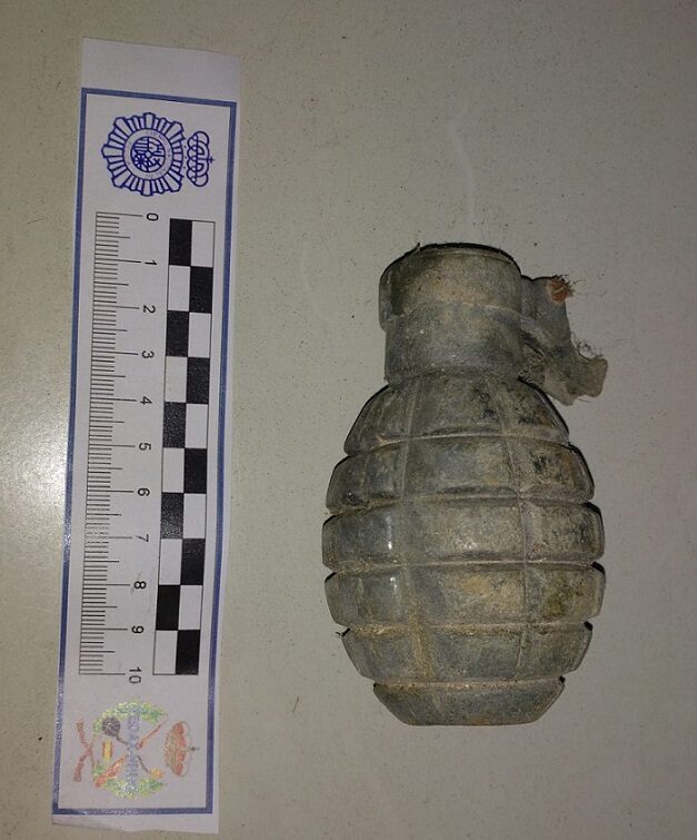 Grenade found during clean-up after fire at a house in Velez-Malaga