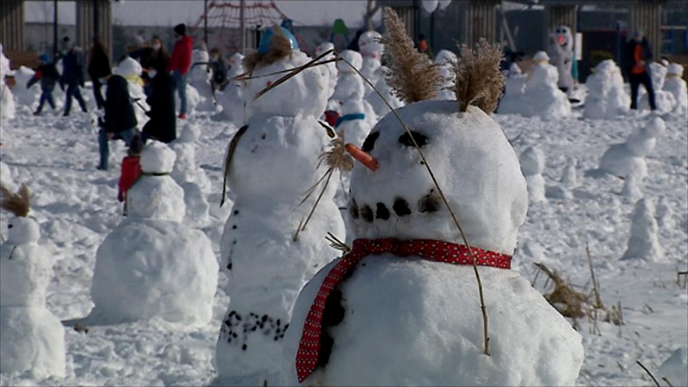 Dozens Brave The Cold In Poland To Build One Thousand Snowmen And Raise Money For Sick Toddler