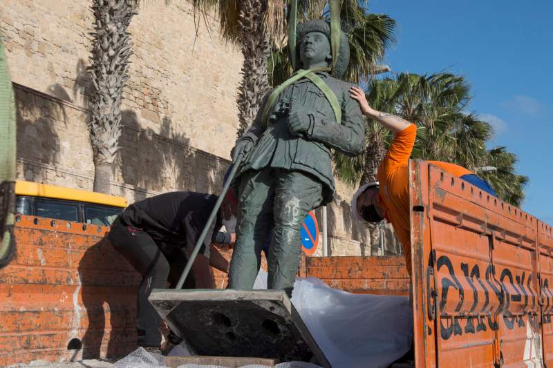 Spain Removes Last Statue of Dictator Franco