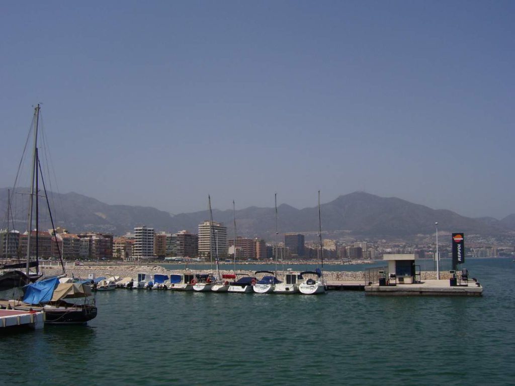 Two Rescued from Sinking Boat in Fuengirola