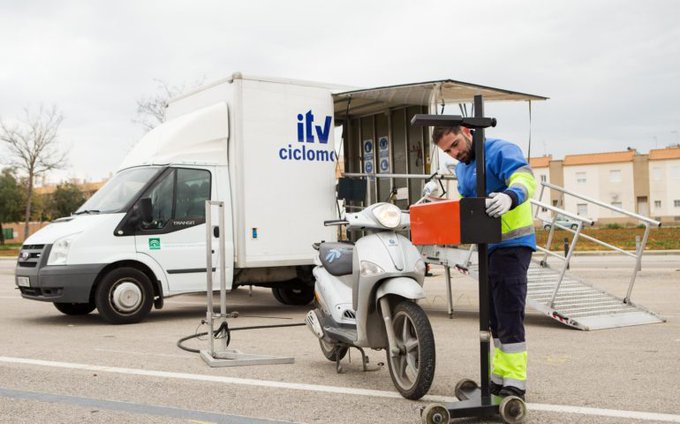 Mobile ITV for mopeds returns to Nerja