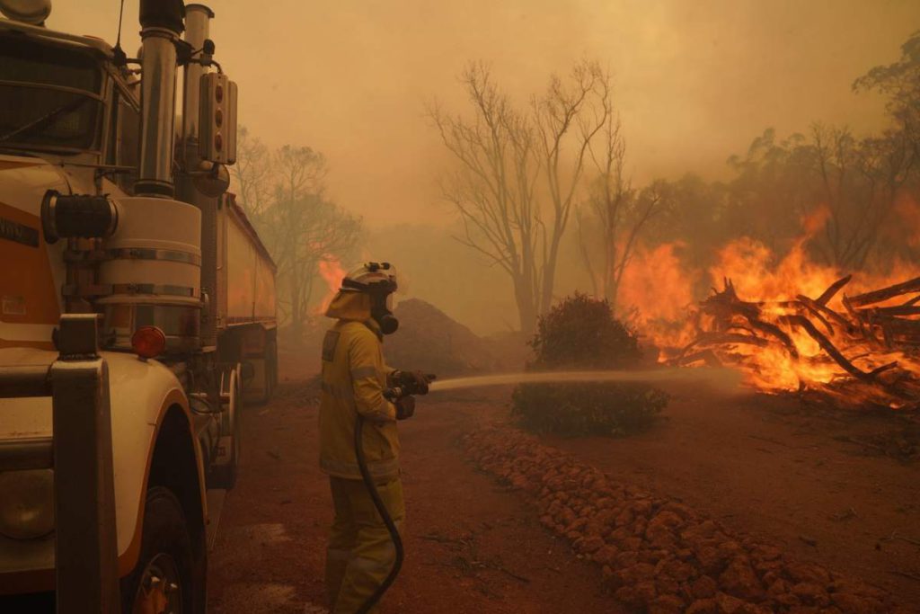 Forest Fires in Australia: "Ignore Current Lockdown and Evacuate"