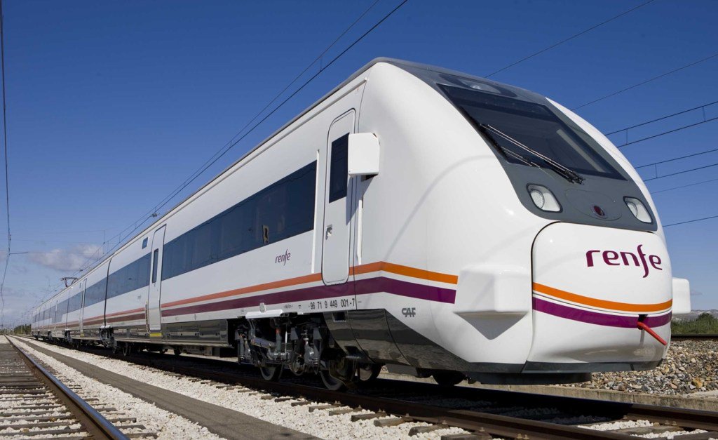 22-Year-Old Woman Loses Leg After Being Hit by a Train in Valencian Community Municipality