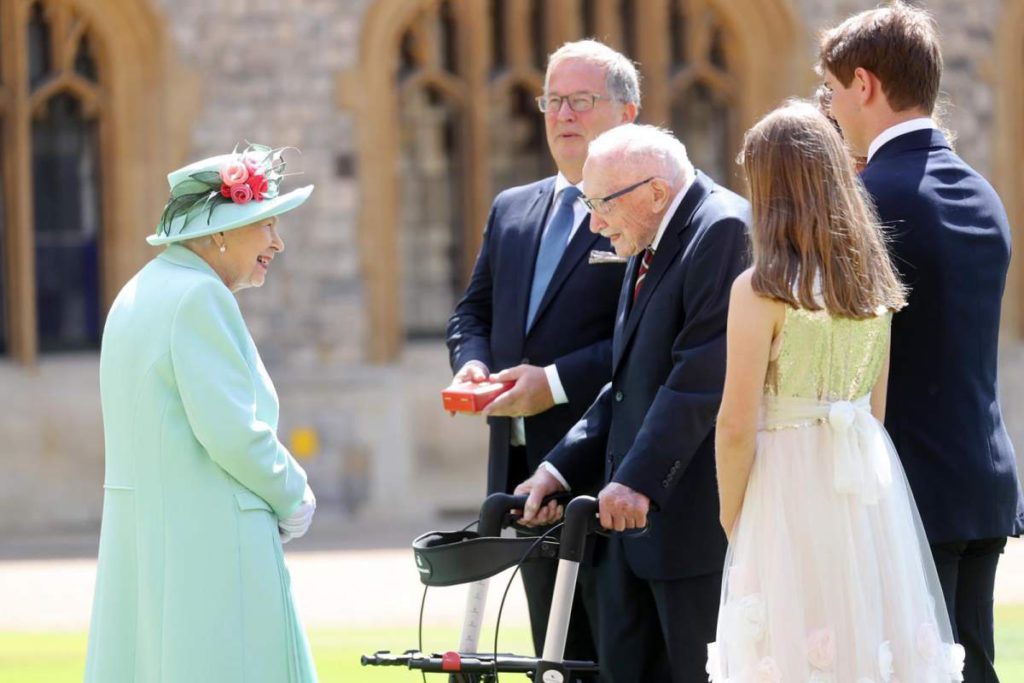 The Queen pays tribute to Captain Sir Tom Moore who sadly passed away