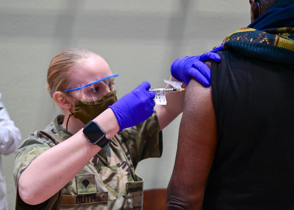 A third of US military refuse Covid vaccine