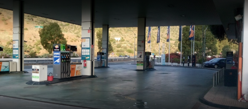 Father ‘Forgets’ 7-Year-Old Daughter at Malaga Petrol Station