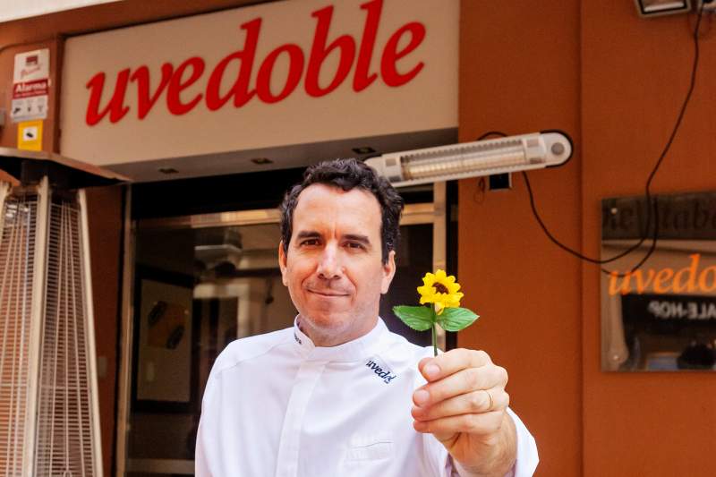 Chef Willy with his Cudeca Sunflower