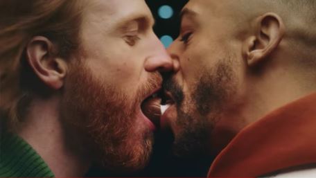 Petition over Gay Kiss in Creme Egg Advert